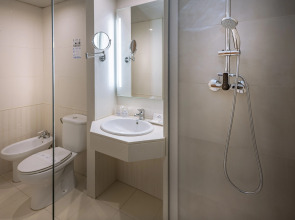 Hotel GHT Oasis Tossa & Spa