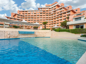 Wyndham Grand Cancun All Inclusive Resort & Villas