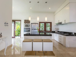 Club Corner Residence by Nagisa Bali