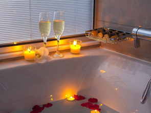 King Evelthon Beach Hotel & Resort