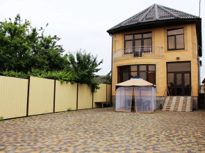 Sherlock Homes Art Hostel