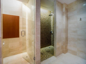 Le Grande Bali Hotel