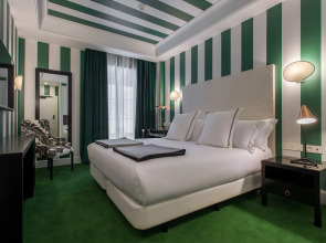 Отель Room Mate Valeria