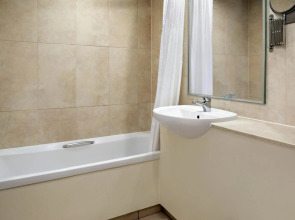 Ramada by Wyndham Cheltenham