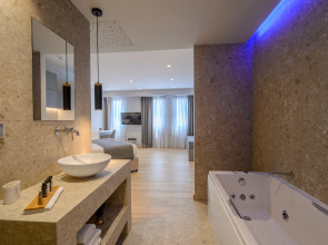 The Convo Syngrou Apartments