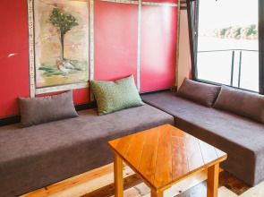 ArkaBarka Floating Hostel and Apartments