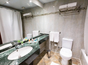 Grand Pyramids Hotel