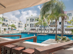 Tsokkos Holiday Hotel Apartments