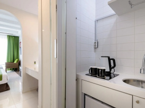 Aimi Jeju Beach Hotel