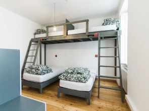 Хостел WOT Patio Social