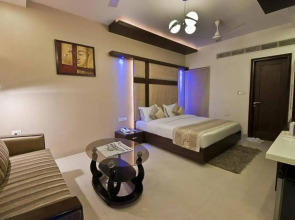 Hotel The Pearl - Newly Renovated in City Centre