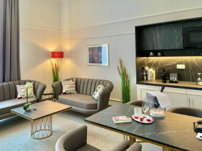 Star-Apart Hansa Hotel