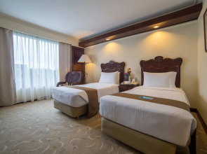 Waterfront Airport Hotel & Casino