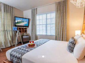 Chesterfield Hotel & Suites