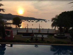 Phi Phi Nice Beach Resort