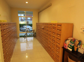 The Royal Bee Apart Hotel