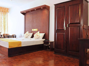 Golden Star Beach Hotel