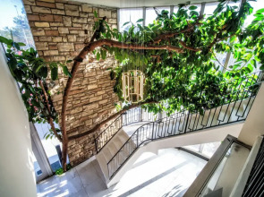 Bevonshire Lodge Motel