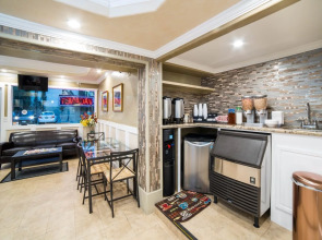 Nite Inn - Walking Distance to Universal Studios Hollywood