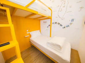 SleepBox Hotel - Ximen