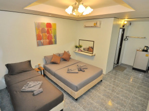 Side Walk Boutique Hotel