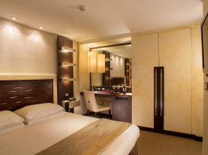 Les Fleurs Luxury House