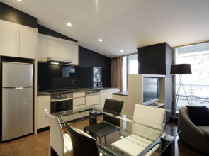 The Ridge Hotel & Apartments