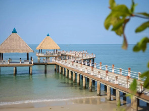 Independence Hotel by Dara