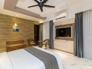 Отель Samann Grand