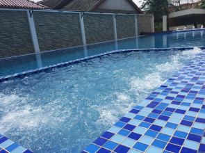 Confetti Garden Hotel