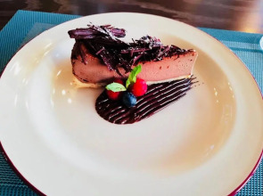 Imeni Chelyskintsev Hotel