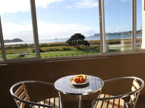 Admiralty Lodge Motel