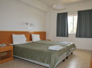 DebbieXenia Hotel Apartments