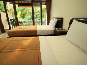 Omah D'Taman Hotel by EPS