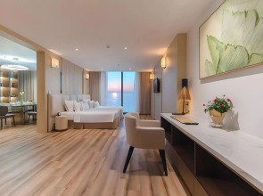 Starcity Hotel & Condotel Beachfront Nha Trang