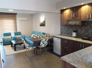 Dolphin Apart & Hotel