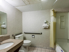 Motel 6 Milwaukee, WI - Glendale