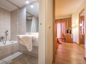 Отель Sovereign Beach