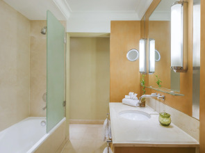 Kempinski Nile Hotel Garden City Cairo