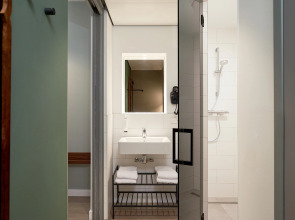 Corendon Amsterdam Schiphol Airport, a Tribute Portfolio Hotel