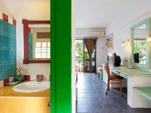 Casa Brazil Homestay & Gallery