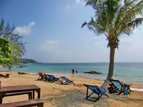 Thaniza Beachfront Resort