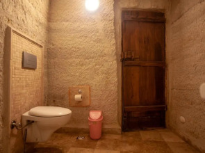 Seven Rock Cave Hotel