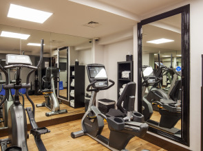 Park Grand Paddington Court