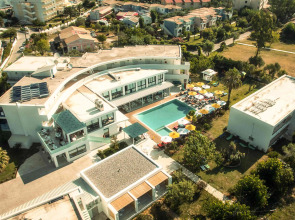 Nasos Hotel & Resort