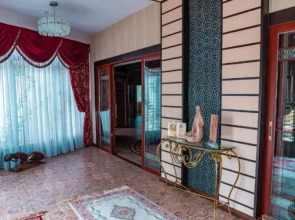 Golden Dragon Villa Hotel