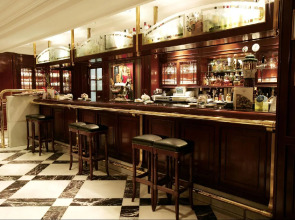 Отель Sercotel Gran Hotel Conde Duque