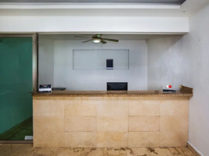 Capital O Cancun International Airport 24/7