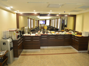 Golden Siyav Hotel