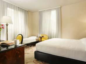 Отель UNAHOTELS Scandinavia Milano